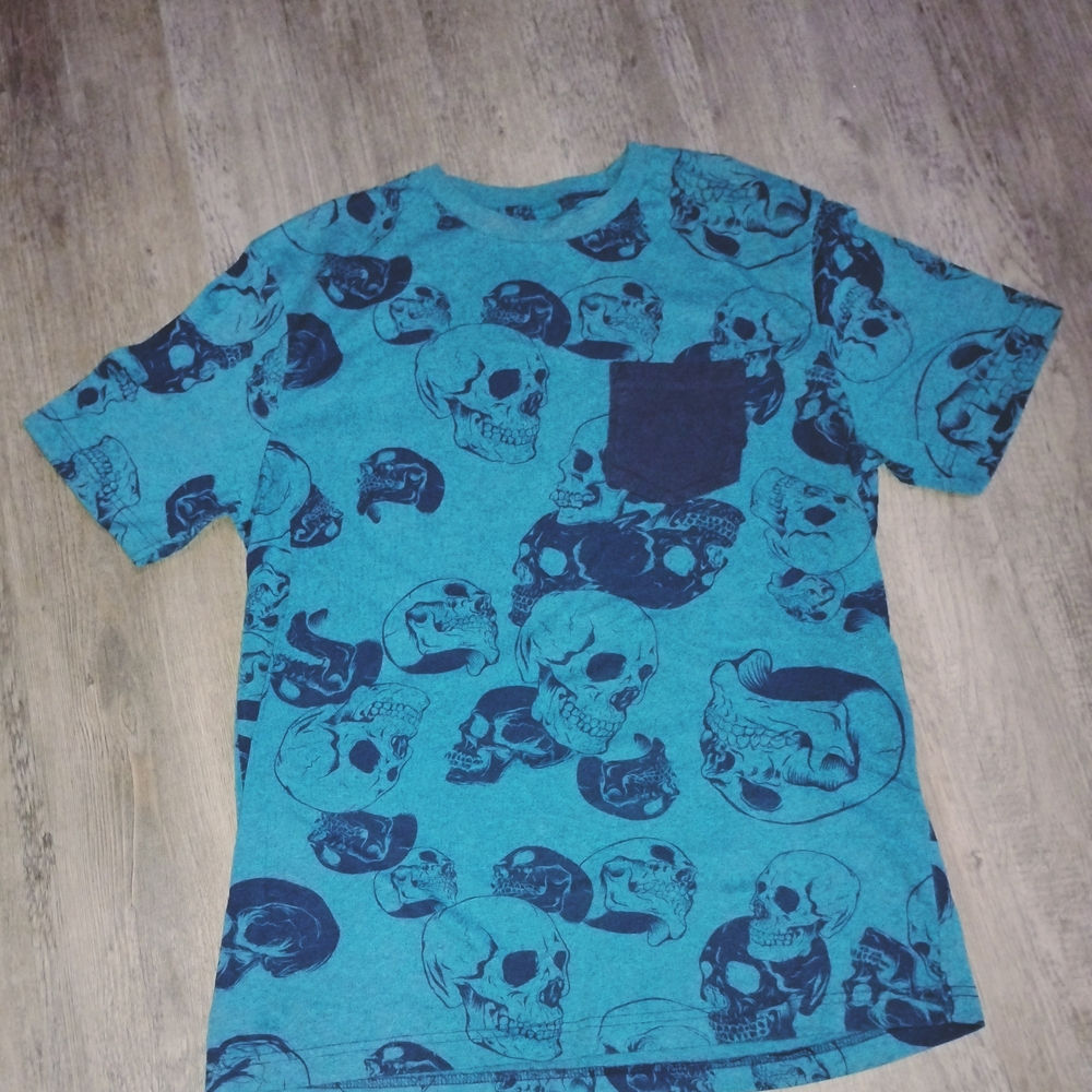 Juniors Teal Skull Pocket Tee